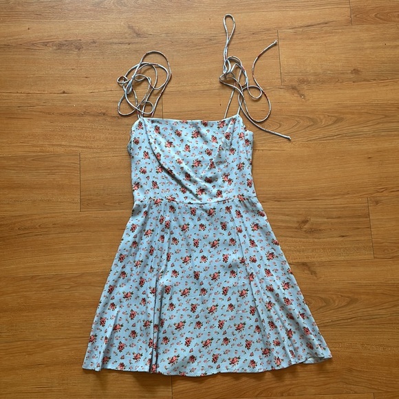 Reformation Presley Dress Petunia Floral - Picture 4 of 15